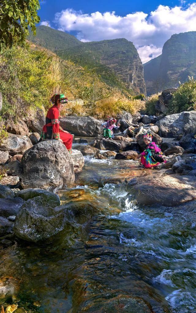 闺蜜和别的女生关系好怎么发说说？游戏画面
